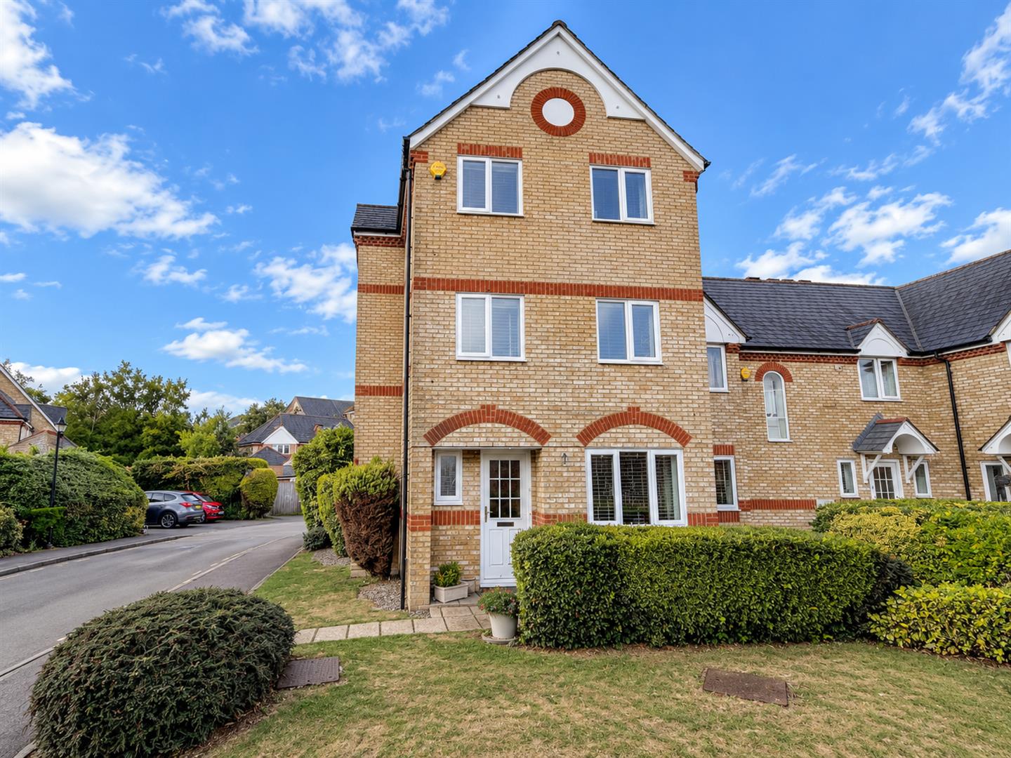 House Reeds Crescent in Watford