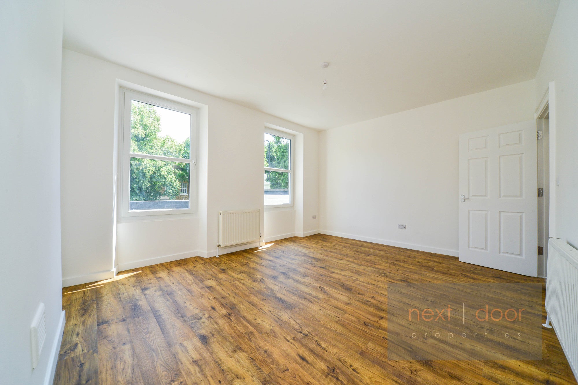 Flat Clapham Road in Greater London
