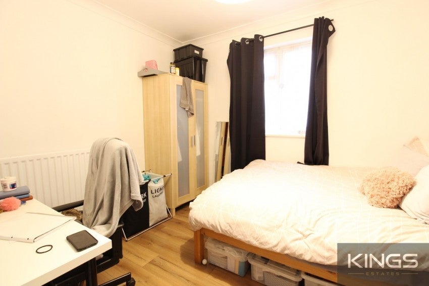 Flat Harefield Road in Southampton
