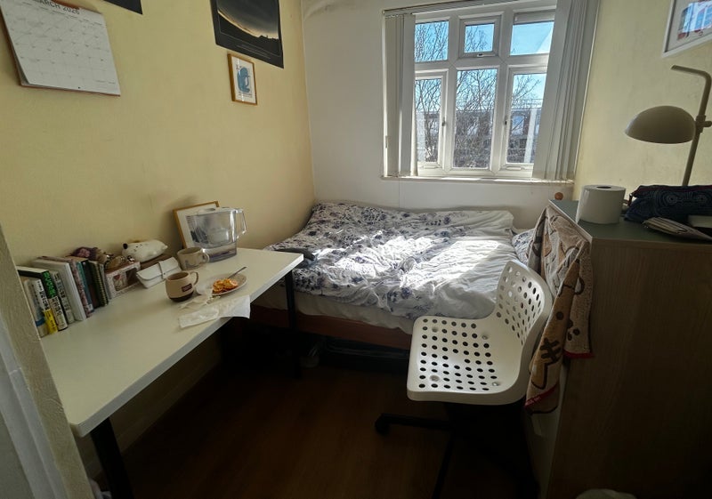 Room Solebay Street in Greater London
