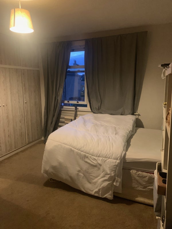 Room Lussielaw Road in City of Edinburgh