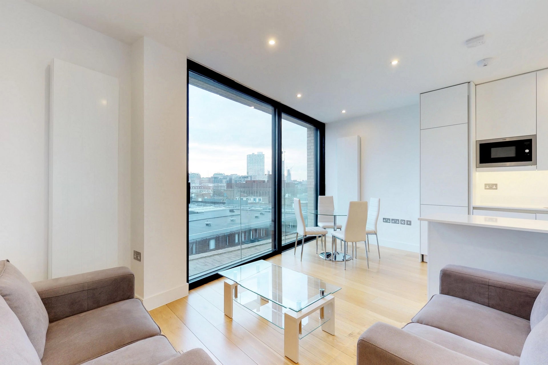 Flat Plumbers Row in Greater London
