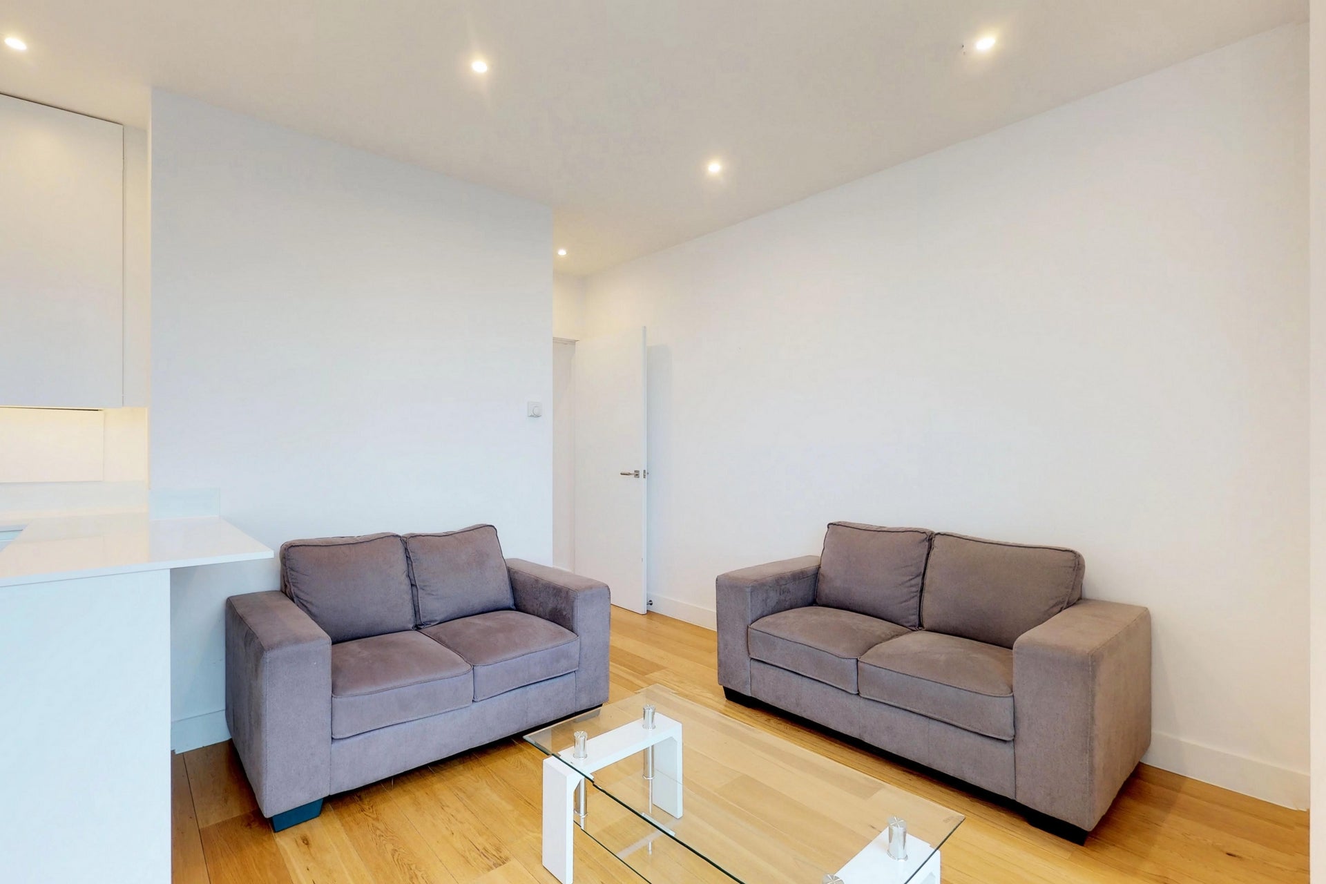 Flat Plumbers Row in Greater London