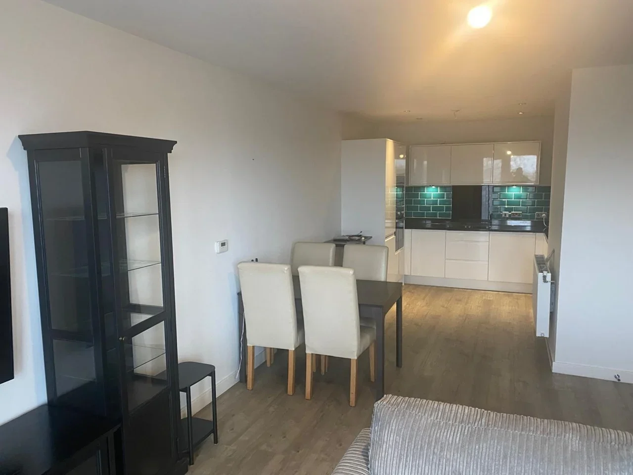 Flat Woodley Crescent in Greater London