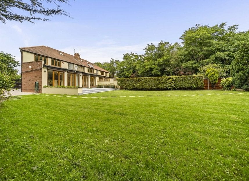 House Woodhouse Close in Greater London
