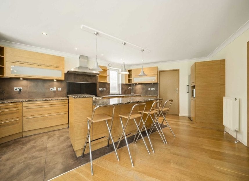 House Woodhouse Close in Greater London