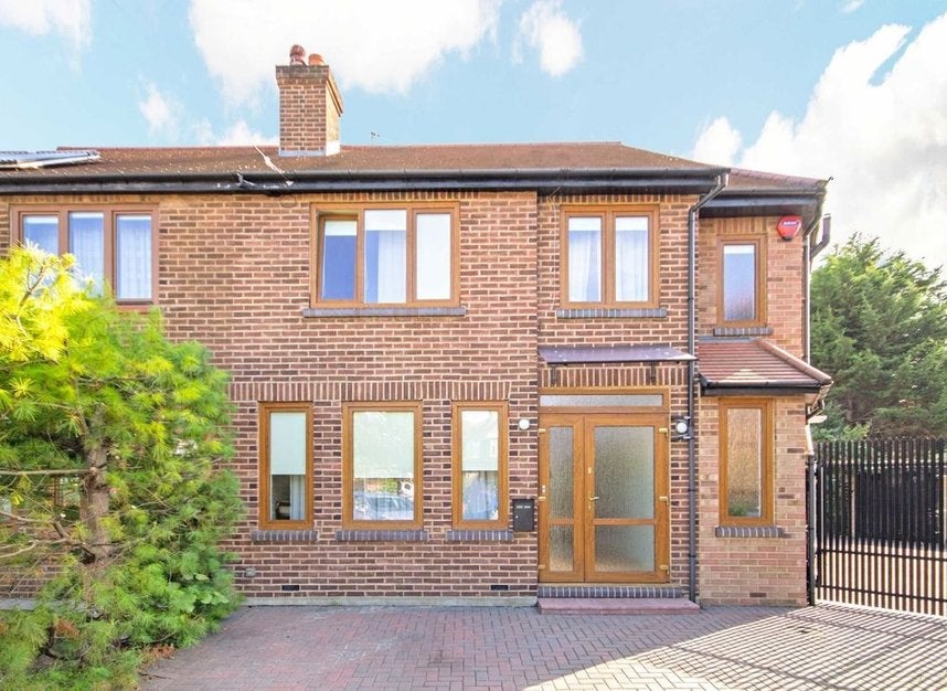 House Woodhouse Close in Greater London