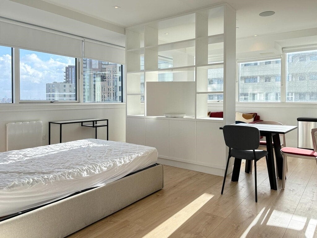 Flat Humphry Repton Lane in Greater London