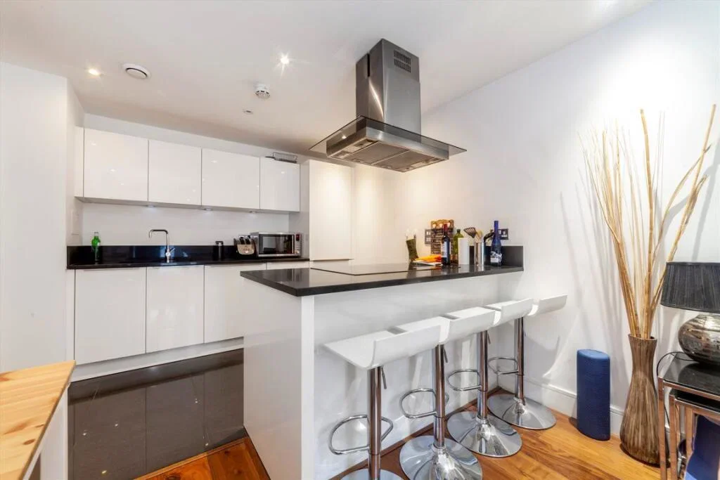 Flat Rochester Row in London