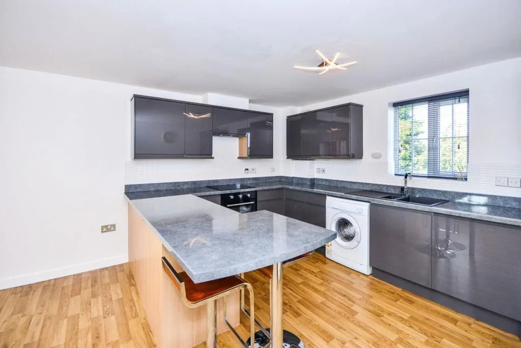 House Gresham Close in Ashfield