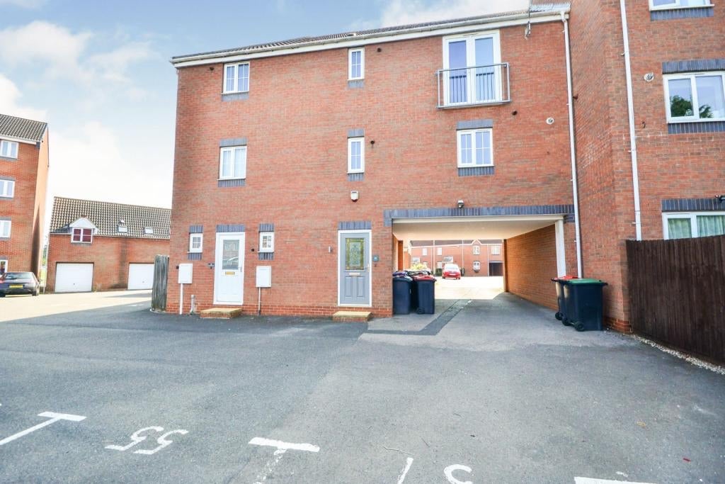 House Gresham Close in Ashfield