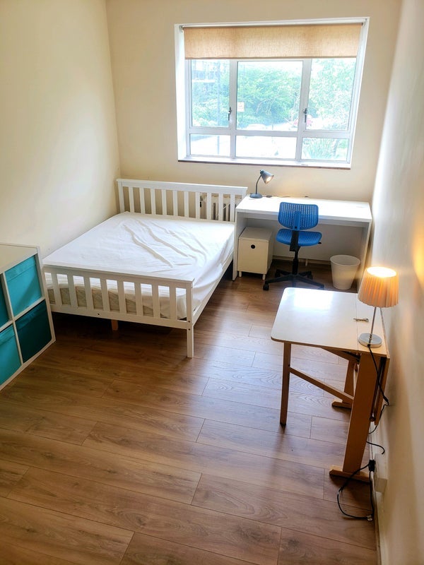 Room Churchill Gardens Road in City of Westminster