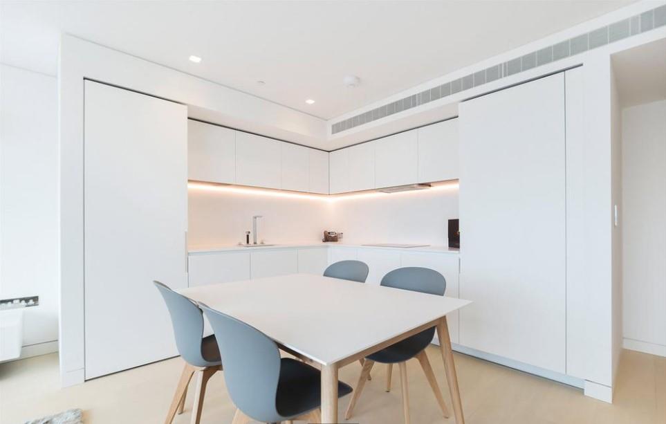 Flat Avondale Square in Greater London