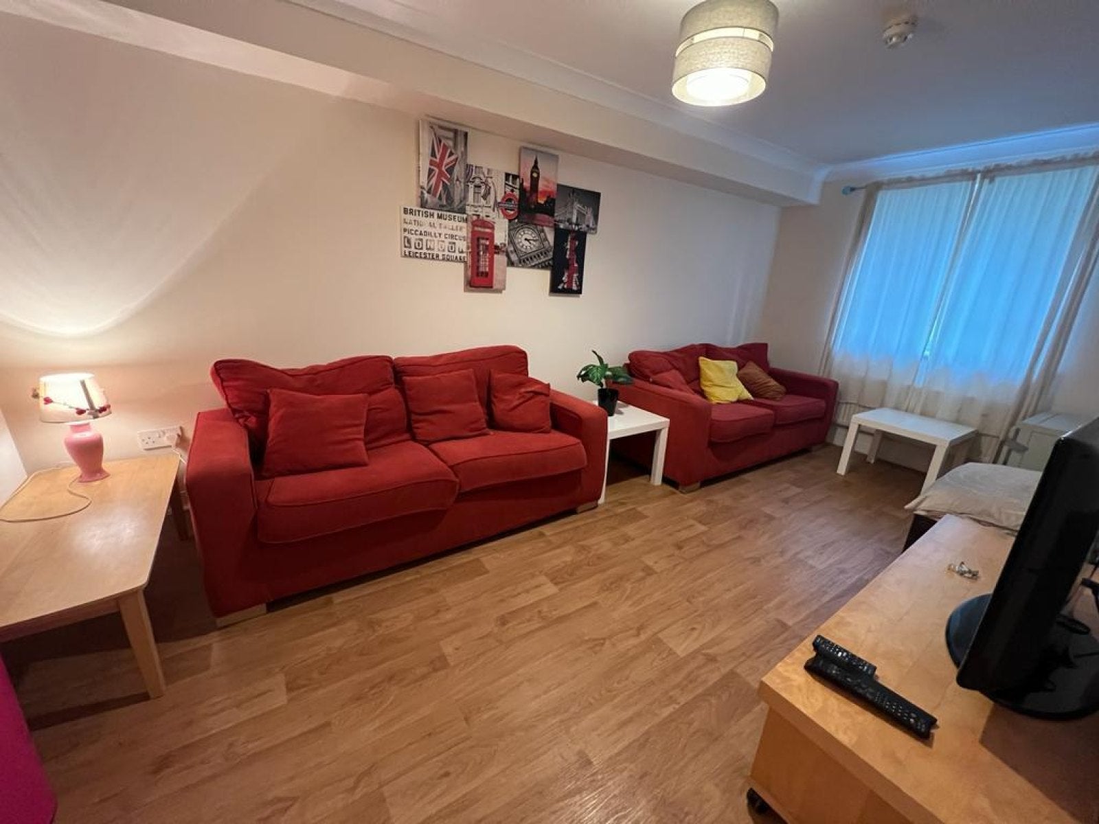 House Aspen Grove in Rushmoor