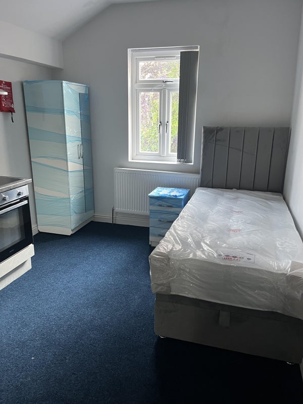 Room Orchard Road in Birmingham