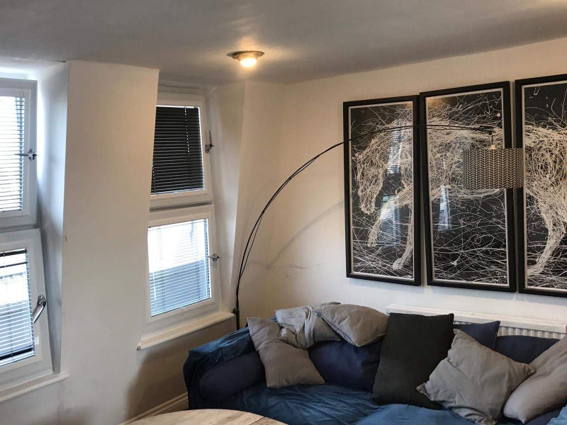 Room King's Road in Greater London