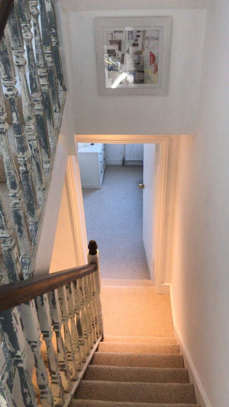 Room King's Road in Greater London