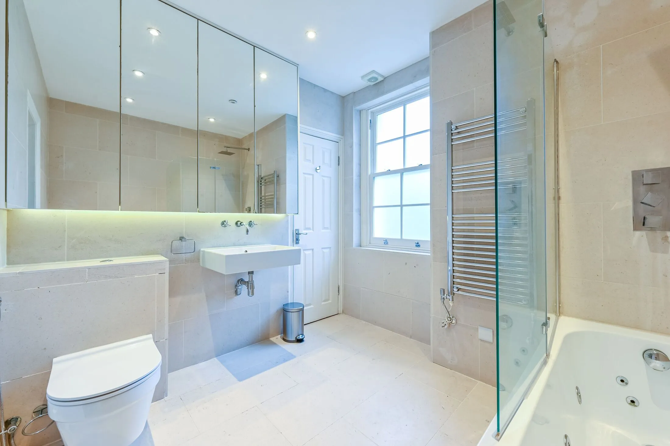 House Mornington Crescent in Greater London
