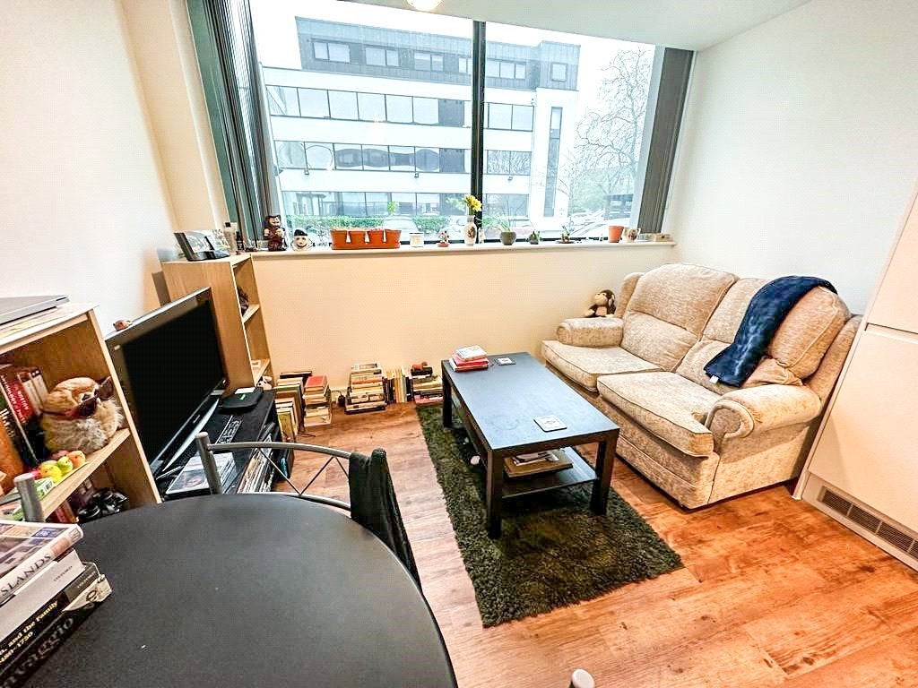 Flat Ashton Lane in Trafford