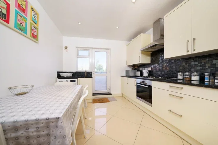 House Heath Close in Greater London