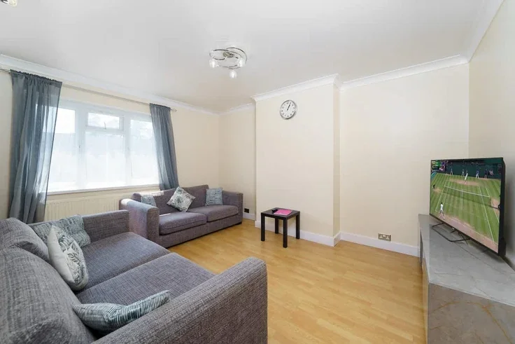 House Heath Close in Greater London