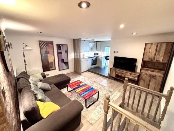 Flat Chambon Place in Greater London