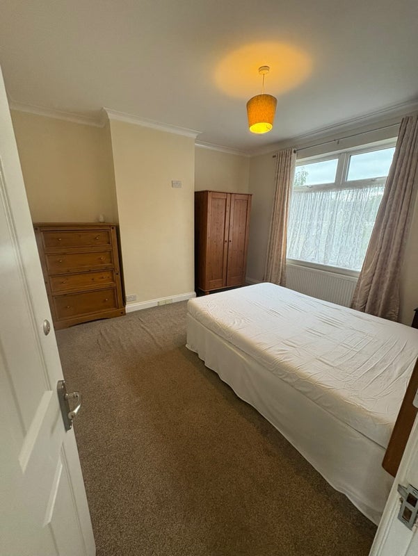 Room Howard Avenue in Bristol