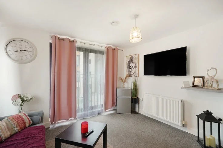 Flat Colnbrook By-Pass in Slough