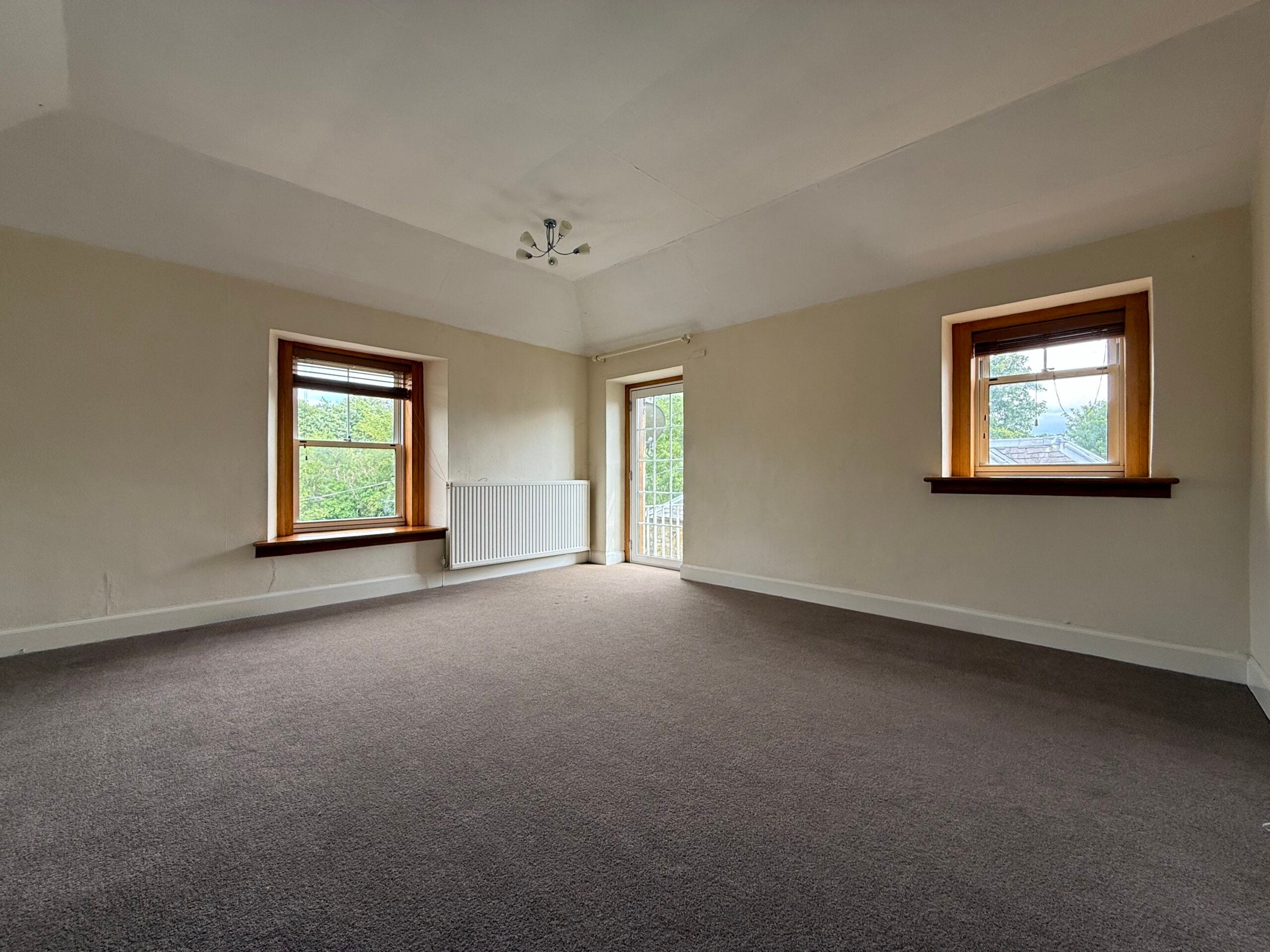 Flat Robertsons Bank in Gorebridge