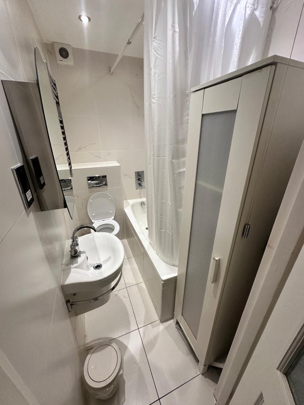 Room Tavistock Street in City of Westminster