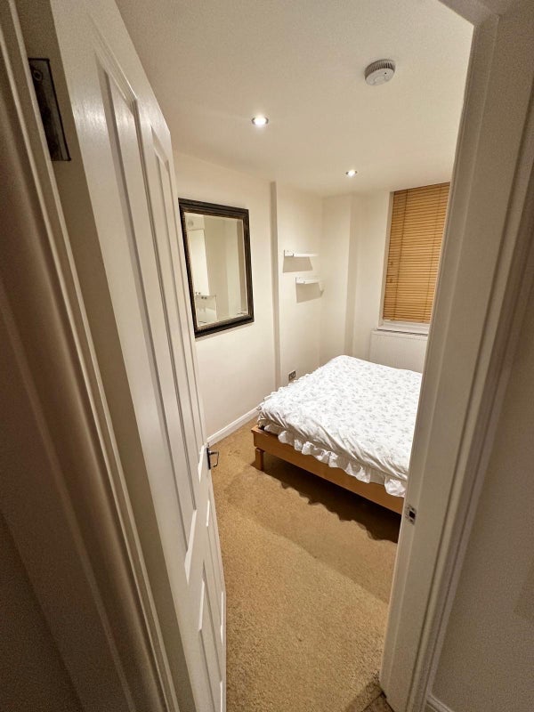 Room Tavistock Street in City of Westminster