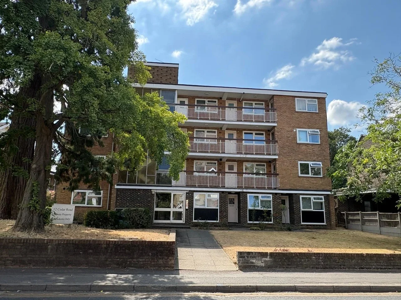 Flat Cedar Road in Greater London