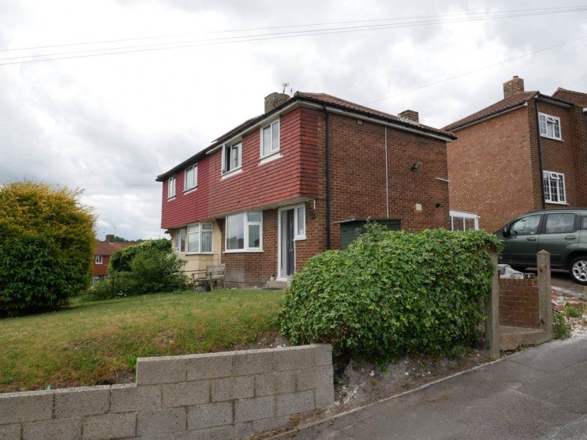 House Pickwick Crescent in Rochester