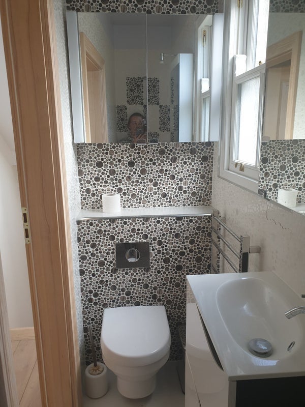Room Heathfield Road in Greater London