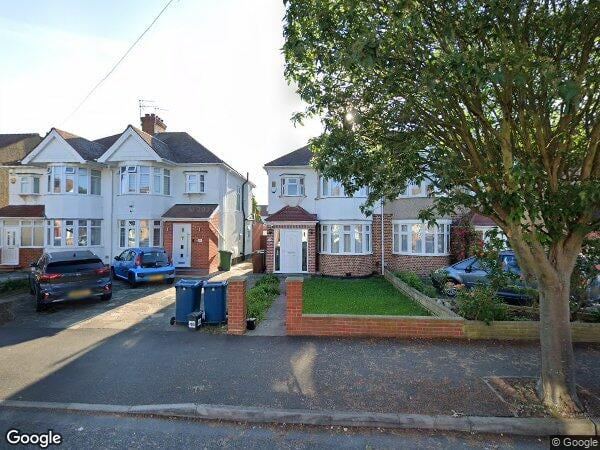 House Alveston Avenue in Greater London
