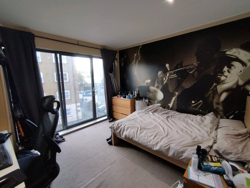 Room Cable Street in Greater London