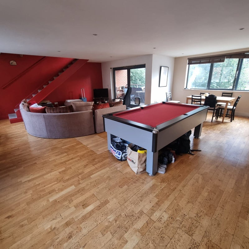 Room Cable Street in Greater London