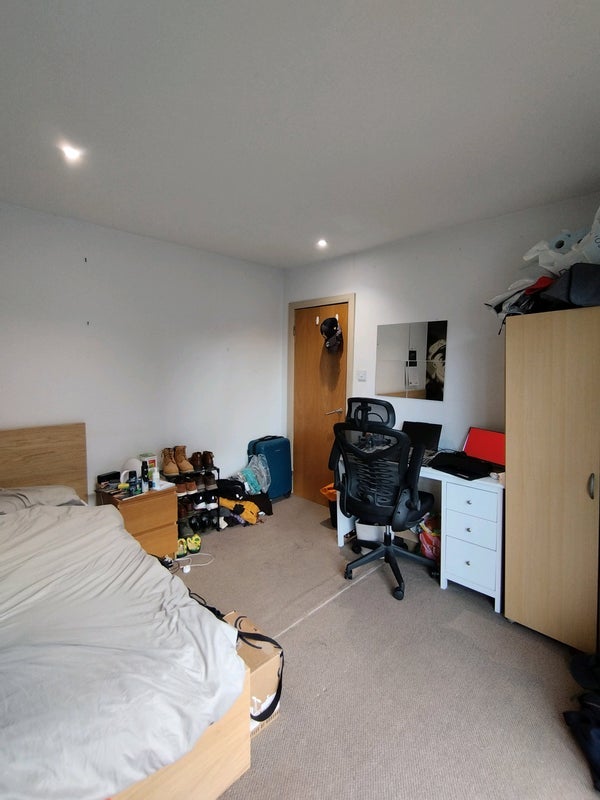 Room Cable Street in Greater London