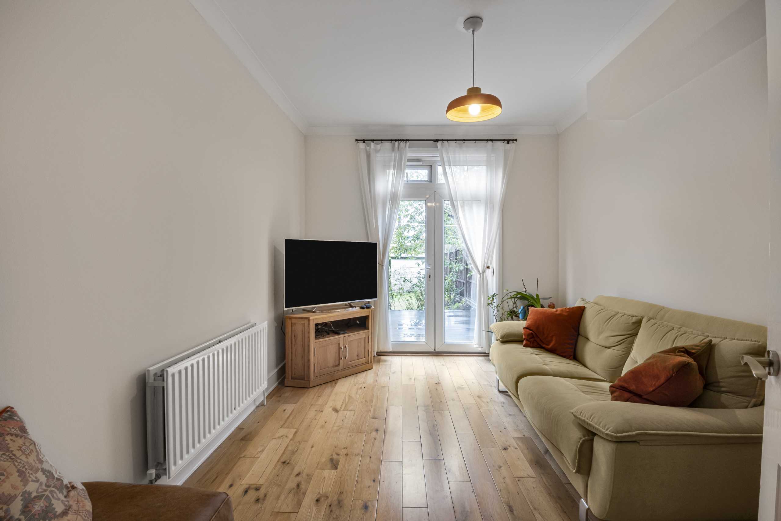 Flat Lower Downs Road in Greater London