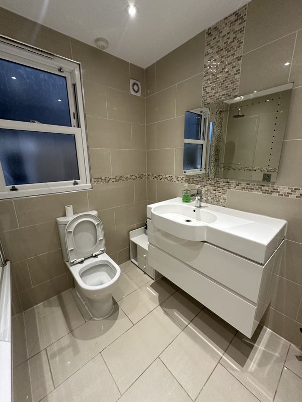 Room Brockley Way in Greater London