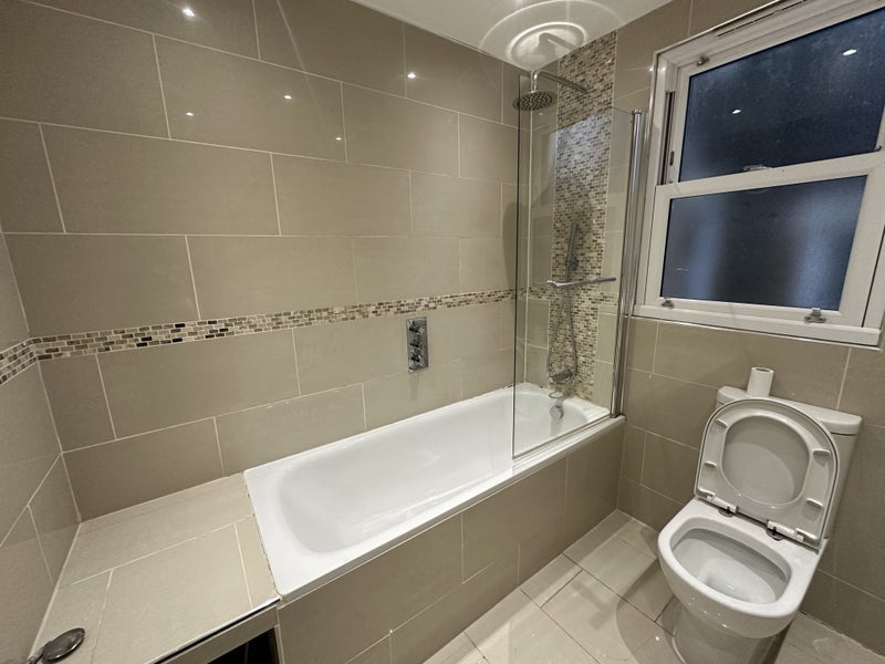 Room Brockley Way in Greater London