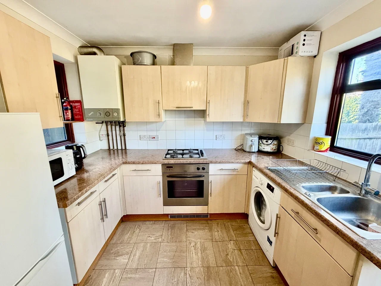 Room Inverine Road in Greater London