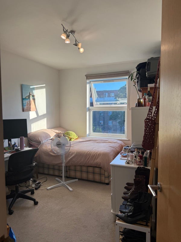 Room Fordwych Road in Greater London