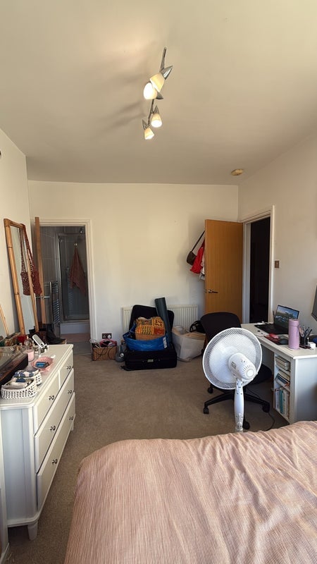 Room Fordwych Road in Greater London
