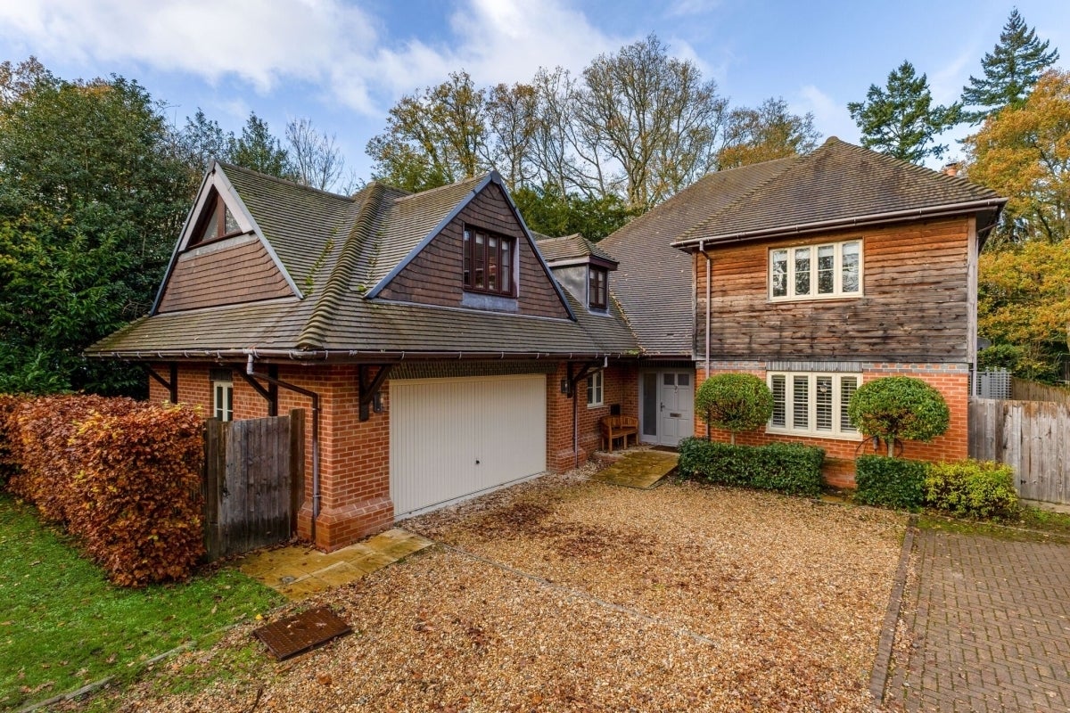 House Harts Lane in Basingstoke and Deane