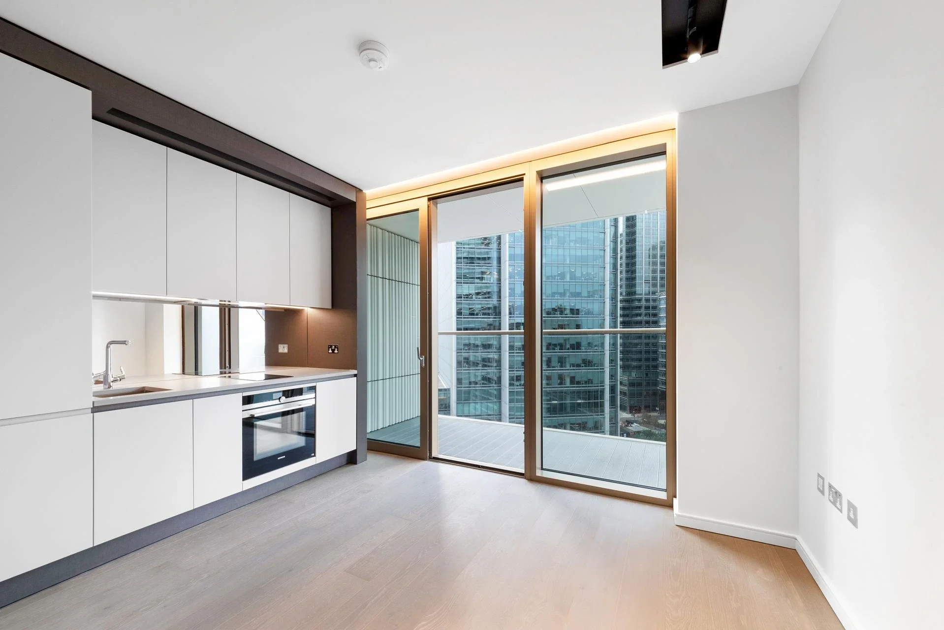 Flat Park Drive in Greater London