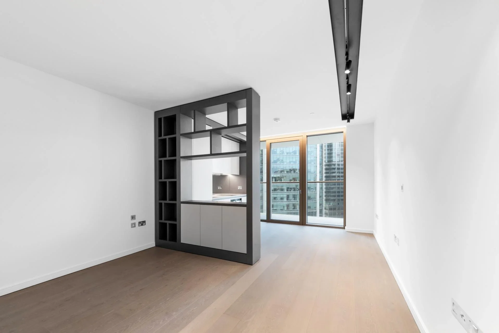 Flat Park Drive in Greater London