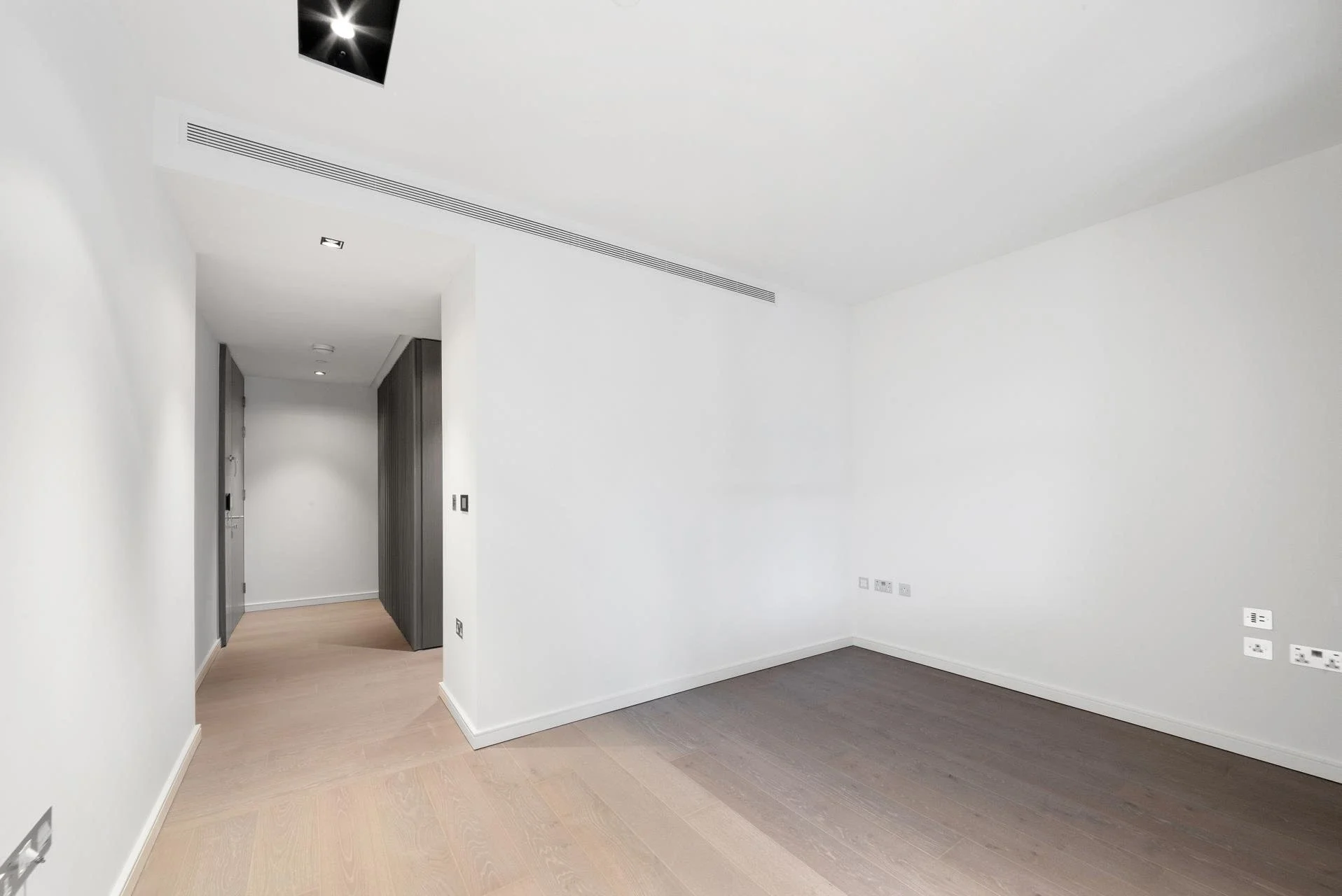 Flat Park Drive in Greater London