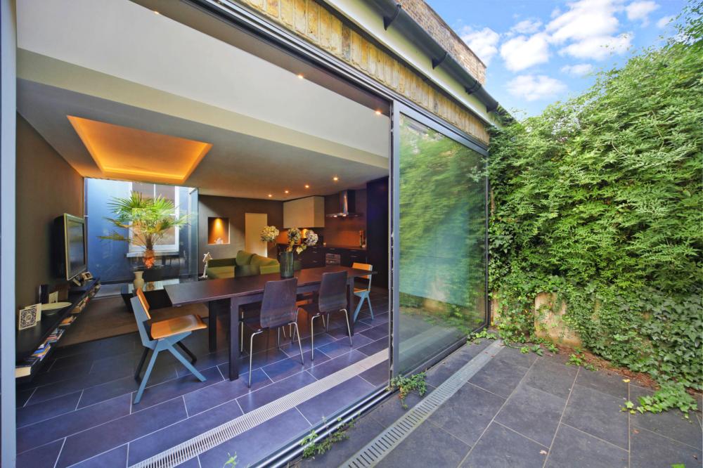 Flat Fulham Palace Road in Greater London