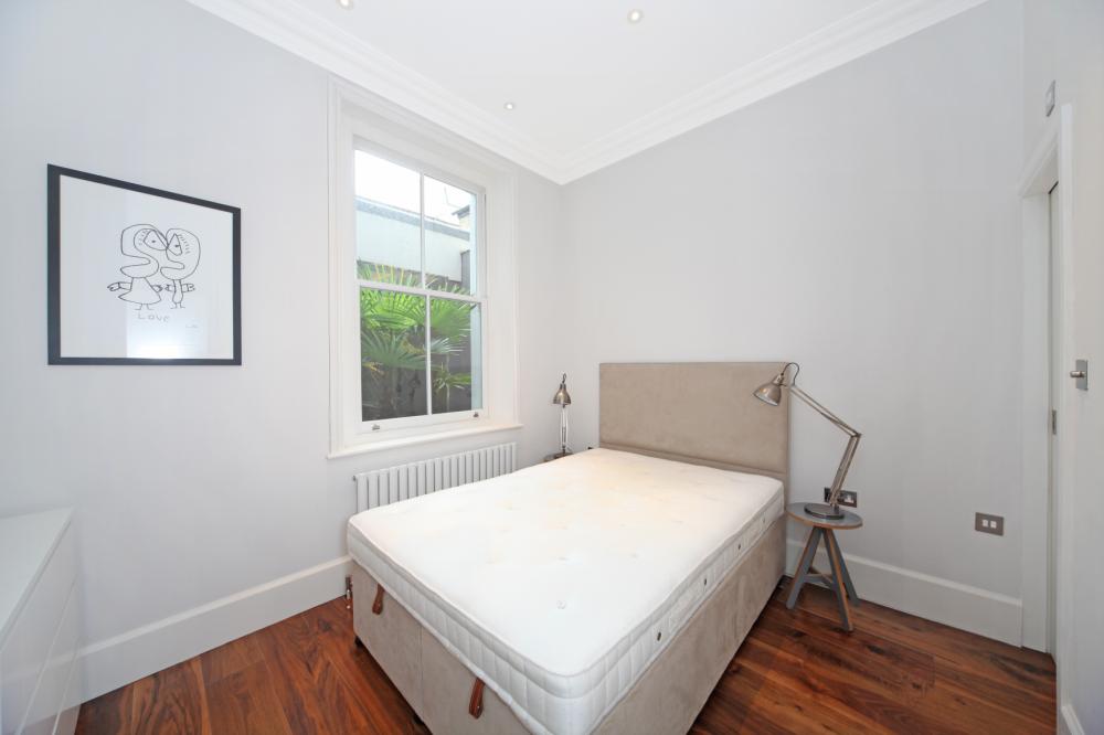 Flat Fulham Palace Road in Greater London